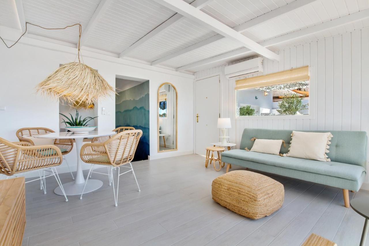 Casa De La Playa. Beach House With Magnificent Sea Малага Экстерьер фото